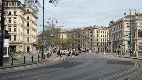 May 4, 2025 - Vienna, Austria - Cars on the Ringstrasse boulevard Stock Footage 338052508