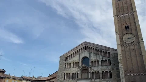 May  7, 2026 - Parma, Italy - Romanesque cathedral in historic city center 库存影片 338058459