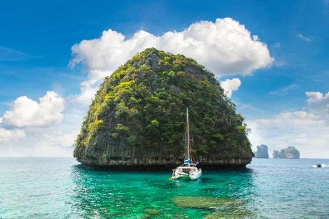 Maya bay on Phi Phi Leh island Stock Photos