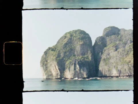 Maya Bay Thailand Limestone Cliffs Super 8 2K Vídeo Stock 337264326
