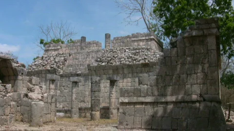 Maya temples at Chichen Itza Stock Footage 420288