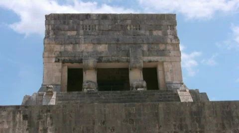 Maya temples at Chichen Itza Stock Footage 420482