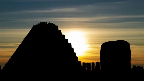 Mayan Piramid of Kukulkan and Round Temple in Mayapan, Time Lapse at Sunset.. Stock Footage 283895547