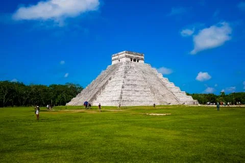 Mayan pyramid of Kukulkan Stock Photos