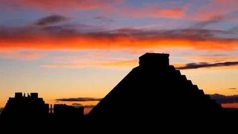 Mayan pyramid Time Lapse at Blue Hour, Kukulcan Temple El Castillo, Mexico Stock Footage 110625545