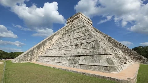 Mayan ruins. Pyramid in Chichen Itza, Temple of Kukulkan. Yucatan, Mexico Stock Footage 157676640