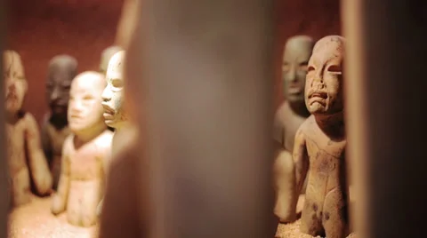 Mayan statues in ceremony Stock Footage 39561365
