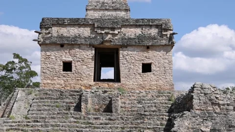 Mayan temple of the seven dolls ancient archaeological site Video stock 304010102