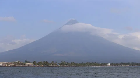 Mayon Volcano in Legazpi, Philippines. Stock Footage 37794741