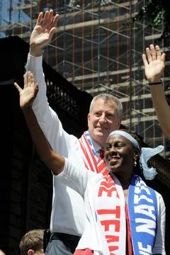  Mayor Bill de Blasio aboard a float in the New York City Ticker Tape Para... 写真素材