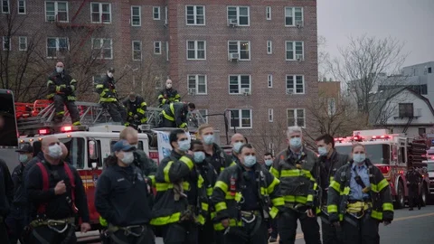 Mayor Bill de Blasio visits Elmhurst Hospital Stock Footage 128911399