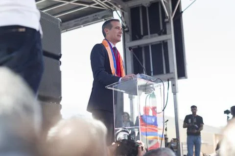 Mayor Eric Garcetti addresses Armenican Genocide Protestors Stock Photos