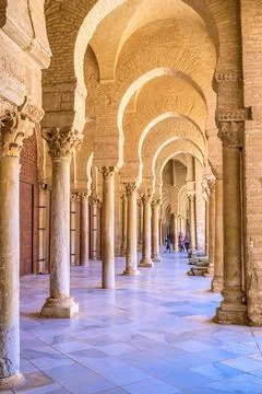 The maze of columns Stockfoto's