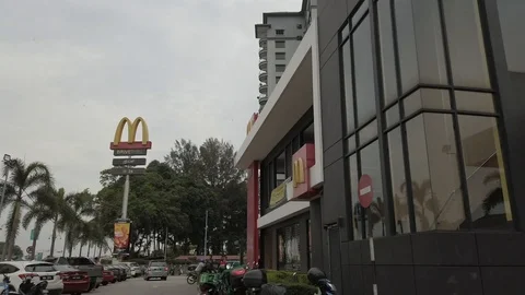 MCD DRIVE THRU Stock-Footage 123748878