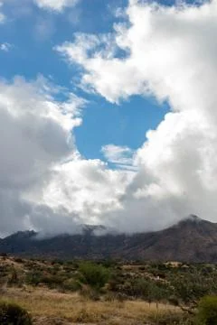 Mcdowell Mountains cloud cover. Stock-Fotos