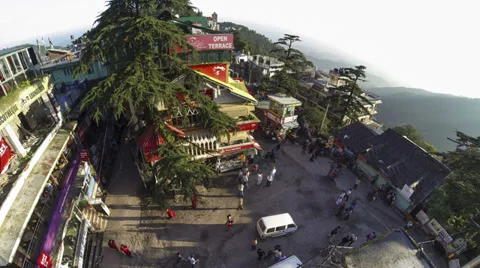 Mcleod ganj main square top shot time lapse Vidéo 31820705