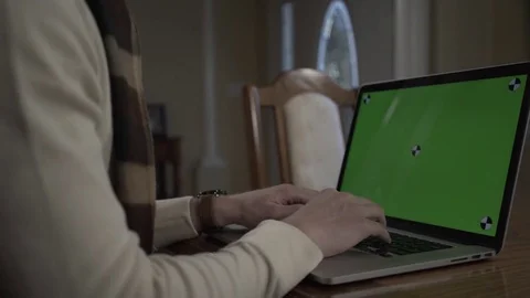 MCU Green Screen Computer with a Man working on it 動画素材 85375185