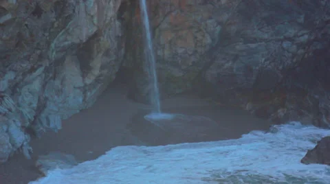 Mcway Falls Close-Up Видео 37228428