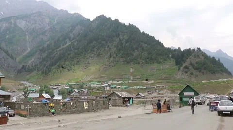 “Meadow of Gold”, Sonmarg Stock-Footage 68836532
