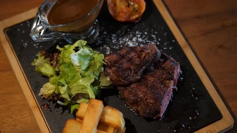 MEAL 03 Vidéo 127174574