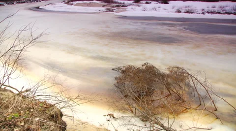 Meander overcast day Stock Footage 37368202