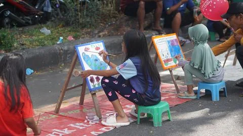 A means of learning to paint on Canva sketch Fotos de archivo