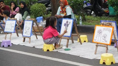 A means of learning to paint on Canva sketch 写真素材