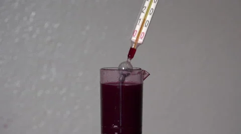 Measurement of alcohol using an ebulliometer Video stock 55415997