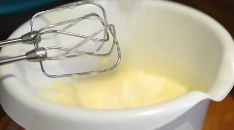 Measuring flour in a bowl for cake mixture 動画素材 44256538