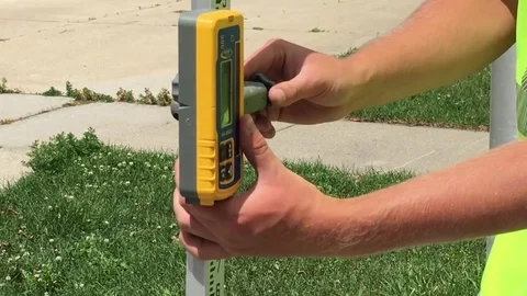 Measuring Grade of Road Stockbeeldmateriaal 77142601