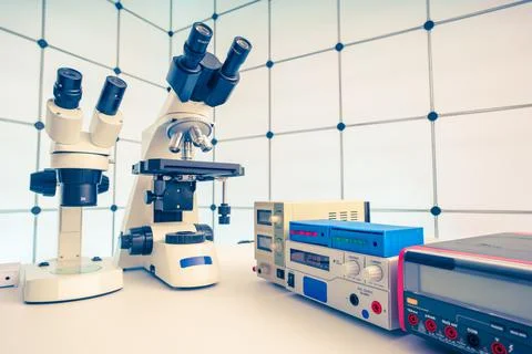 Measuring instruments in a modern physics research laboratory. Foto stock