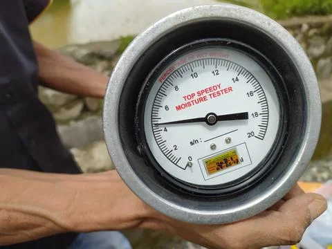 Measuring the water content of construction materials Photos