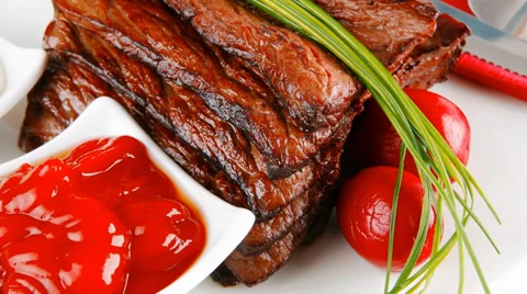 Meat and dishware Vídeos de archivo 39004478