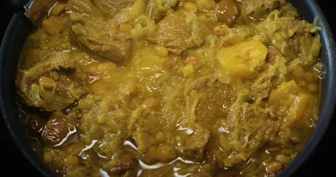 Meat dish cooked in a pot 스톡 동영상 155491083