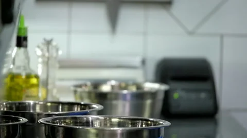 Meat Falls into the Bowl Video stock 132166593