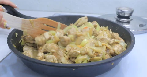 Meat fried in a frying pan Video stock 145926468