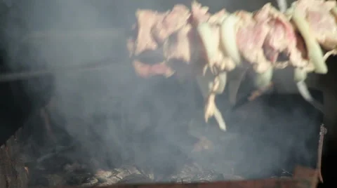 Meat grilled on the fire. Видео 49929096