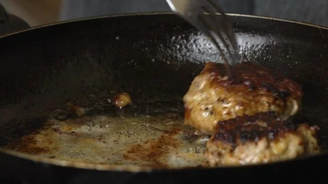 Meat patties or cutlets in form of cutlets, fried in oil in pan, Stock Footage 250627320