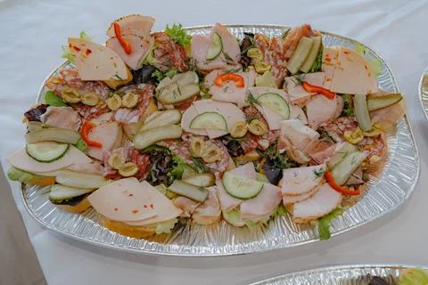 Meat Platter with Fresh Vegetables Fotos Stock