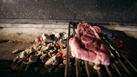 Meat steak lies on the grate Video stock 80041177