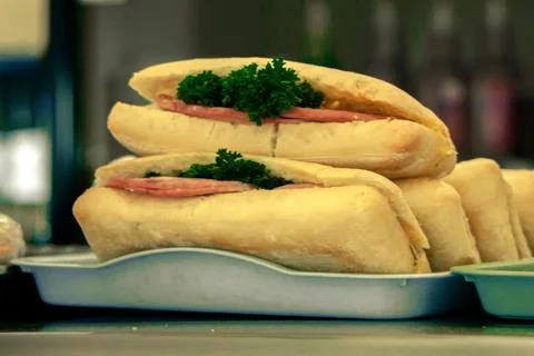 Meat triangular pie.Take it out of the oven.Hot dog.Vakbelyash.Bakery.National M 스톡 사진
