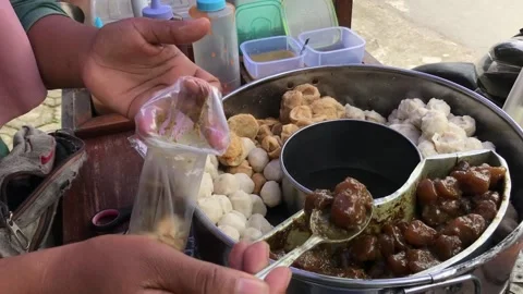 Meatball seller Stock Footage 224869620