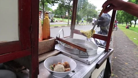 Meatball traders use carts. Stock Footage 166835549