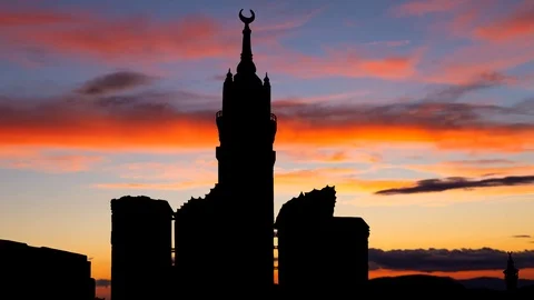 Mecca Clock Tower, Twilight with Abraj Al Bait Skyscraper, Makkah, Saudi Arabia Stock Footage 110625578