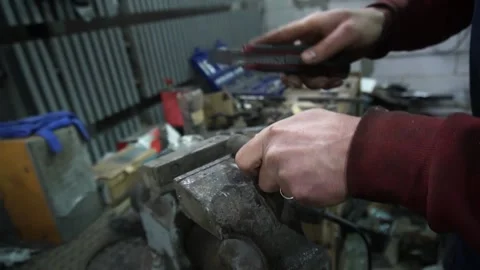 A mechanic disassembles an old dirty car Видео 221433703