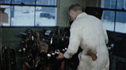 Mechanic ENGINE REBUILD Machine Auto Repair 1960s Vintage Film Home Movie 7280 Видео 32520400
