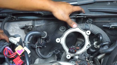 Mechanic Hand In Car Engine Bay  스톡 동영상 53967588