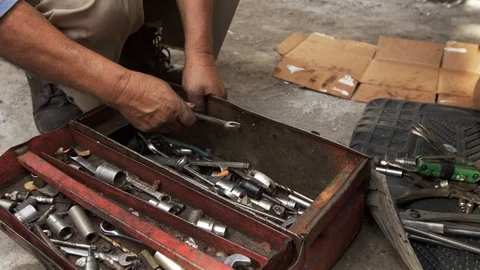 Mechanic hand in the toolbox Video stock 119492299