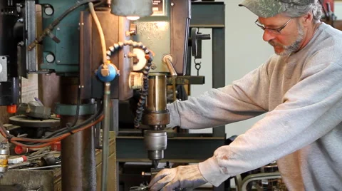 Mechanic Operating Drill Press Video stock 6092580