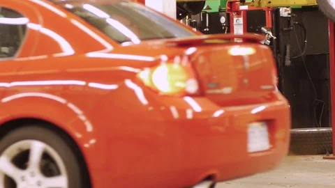 Mechanic Working In Garage 動画素材 71304514